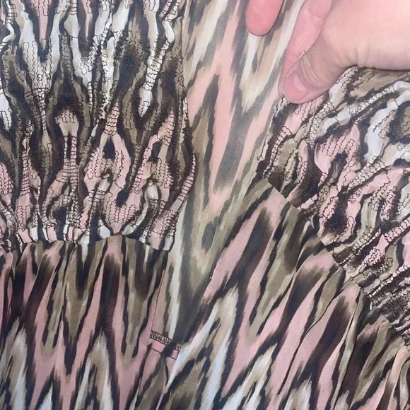 🔥Laundry by Shelly Segal 6/$20. OR. 10.$40. Woman’s coverup “laundry “. Sm/med - Picture 7 of 9